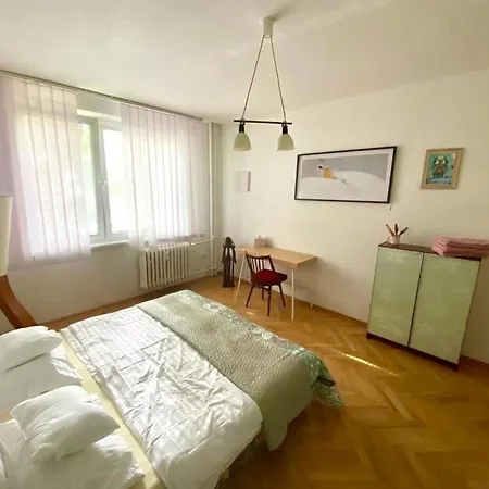 2,5 Izbovy V Ruzinove S Parkovanim Zdarma Apartman Pozsony